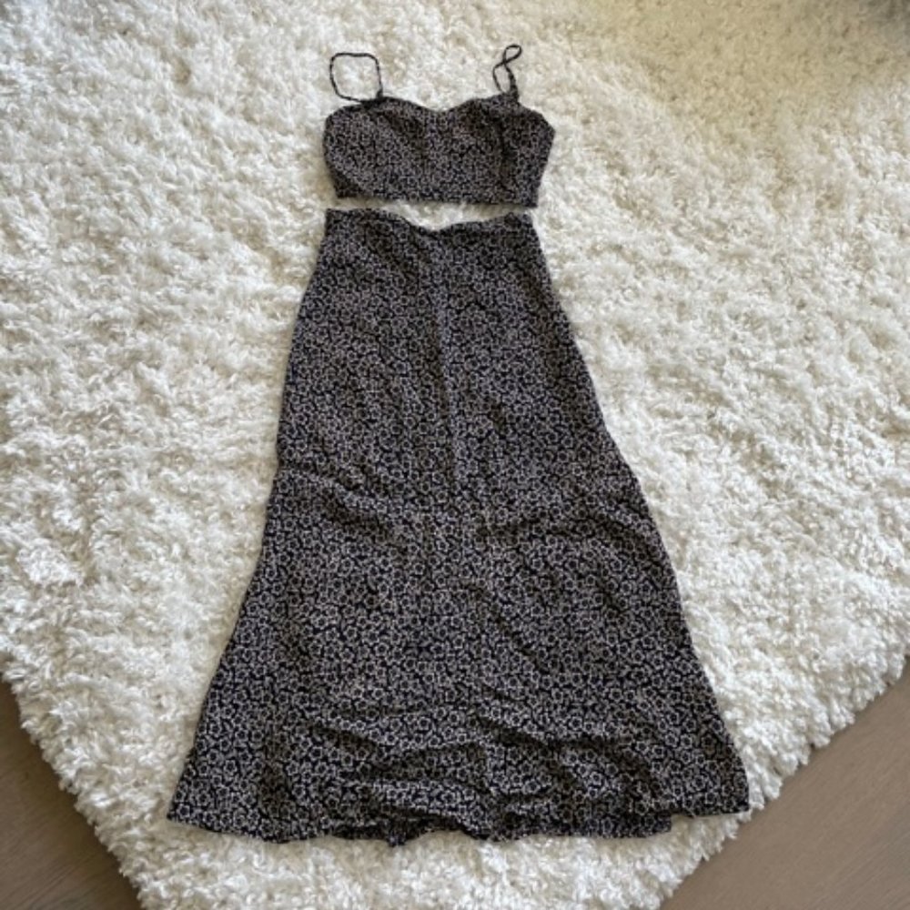 Reformation 2 piece Set Flower Print Navy 2